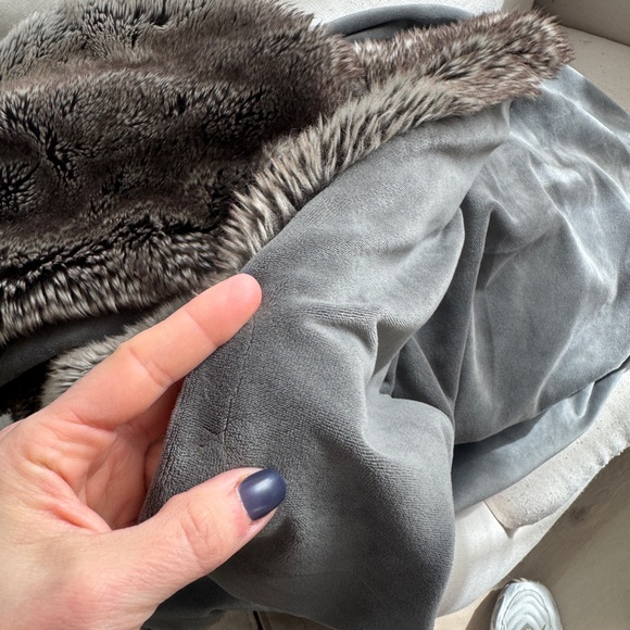 RH Restoration Hardware Faux Fur Throw Blanket mink 60"x 45” Soft Luxury Plush - Picture 6 of 6
